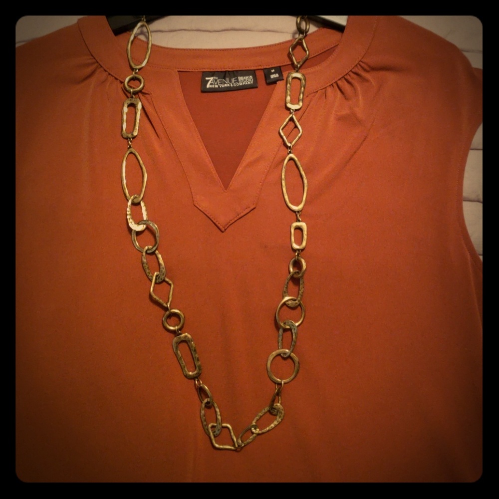 Premier  Designs Gold Hammered Necklace